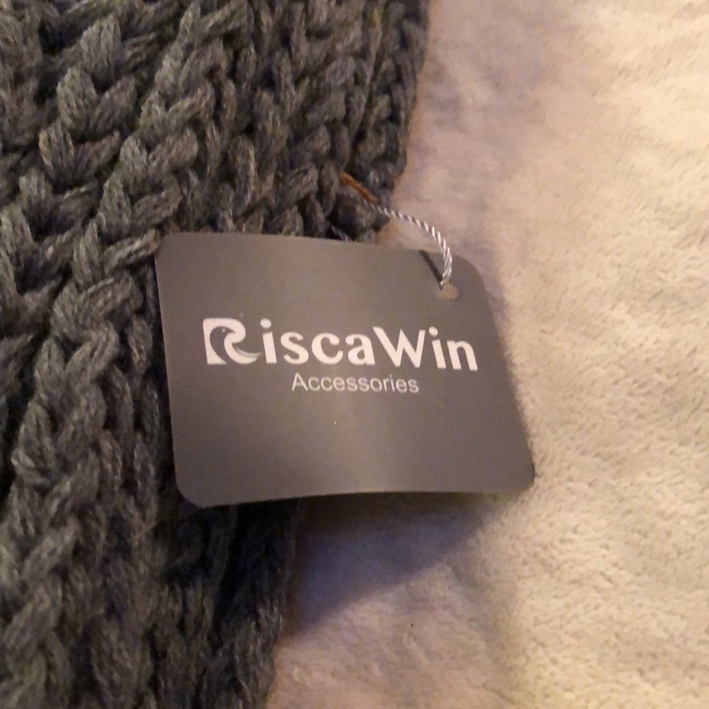 Scarf - Picture 5 of 5